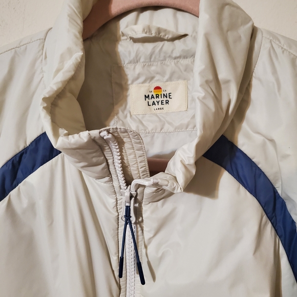 Marine Layer Mens Lightweight Varsity Puffer Jacket Large Beige Blue - Picture 3 of 6
